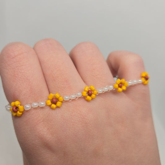 🌼 Small Dainty Yellow Flower Seed Bead W/ Silver Clasp🌼